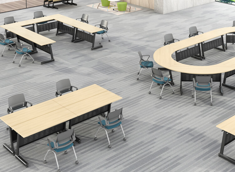 في مساحة التعلم هذه ، يمكننا توفير العديد من أنواع السلالم للطاولات أو الفصول الدراسية. 