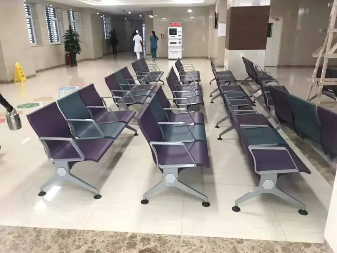 مقاعد غرفة الانتظار